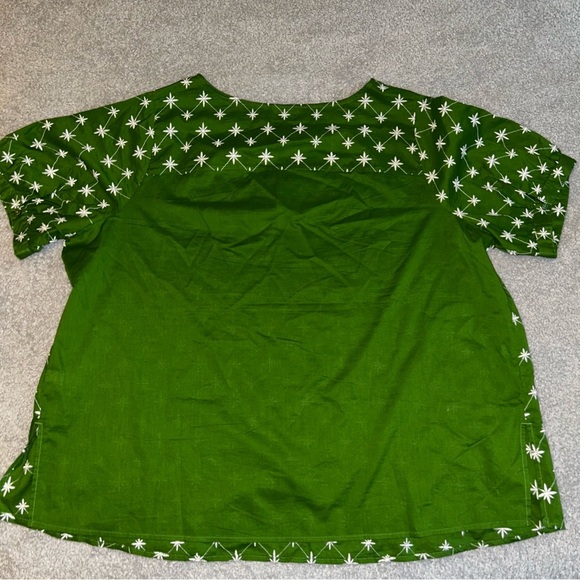 Lane Bryant Green Star Pattern Short Sleeve Tee - Picture 2 of 6